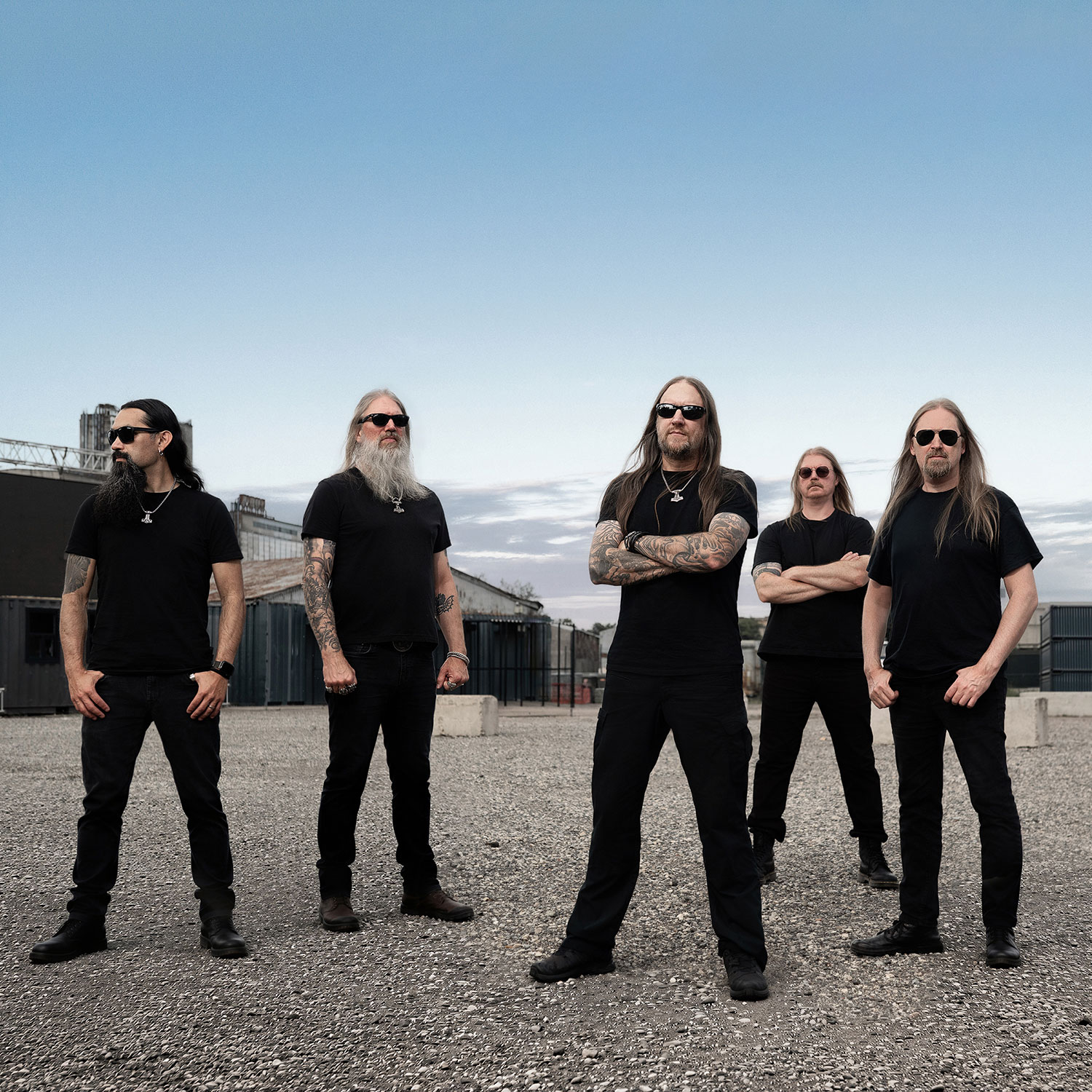 Formación de Amon Amarth en la fotografía promocional de The Allfather Awakens