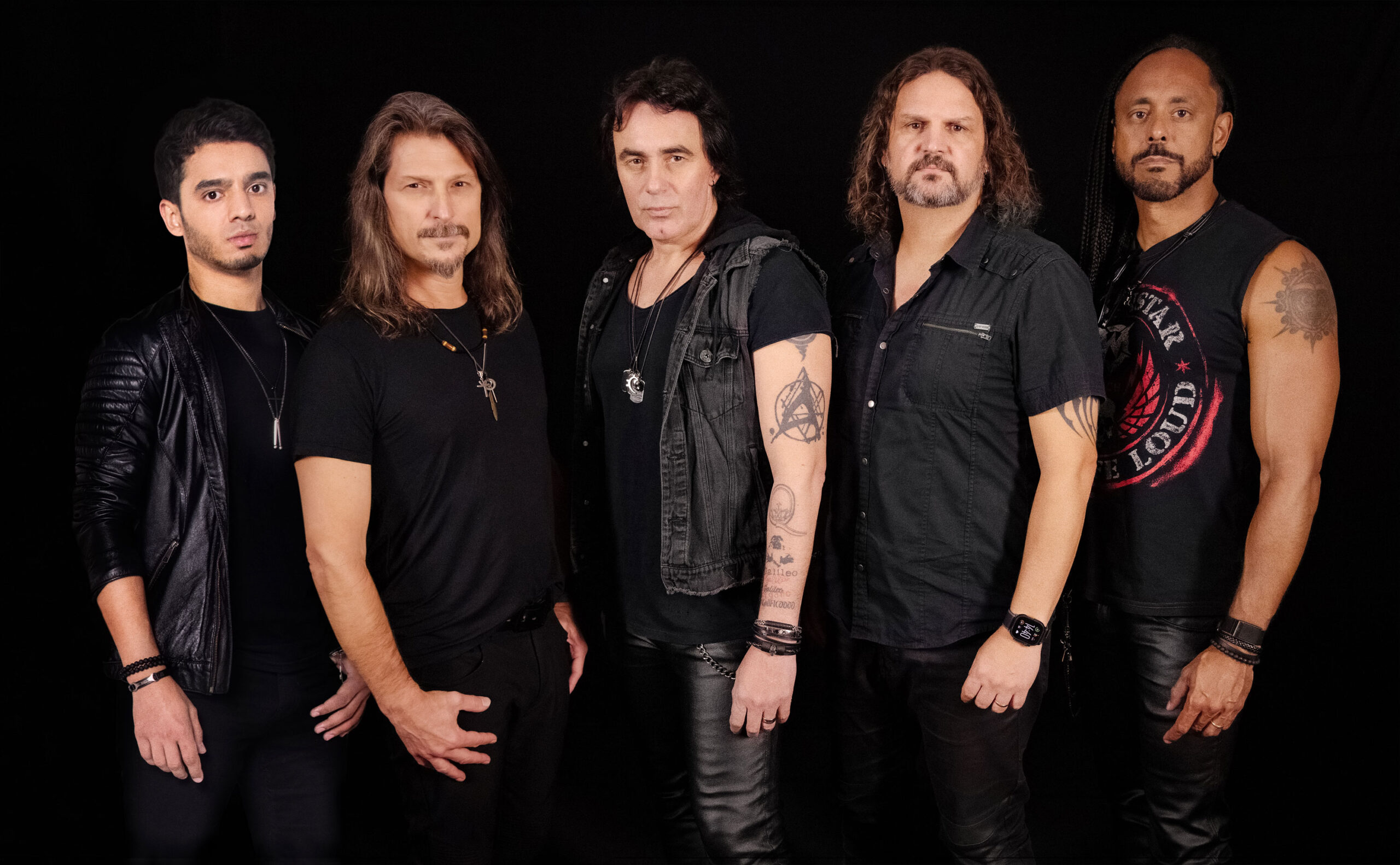 Angra en su fotografía promocional oficial de 2026