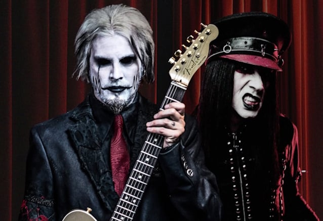 John 5 y Wednesday 13 en la imagen promocional de su colaboración para 2027