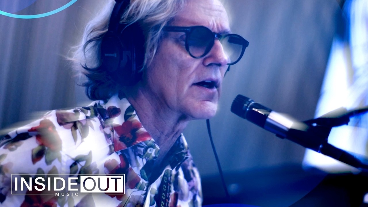 Roine Stolt en el vídeo oficial In A World Of Fools de The Flower Kings